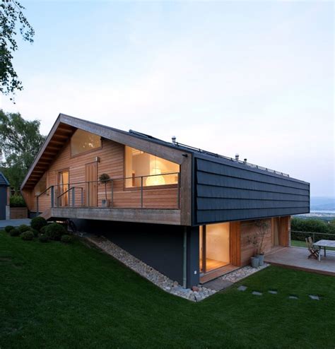 chalet houses with metal roofs https www.yahoo.com|40 Modern Chalet Houses That Are Perfectly Cozy.